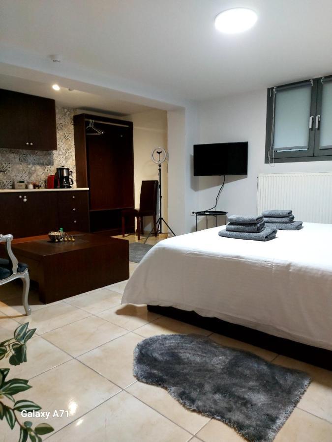 Apartment Square *